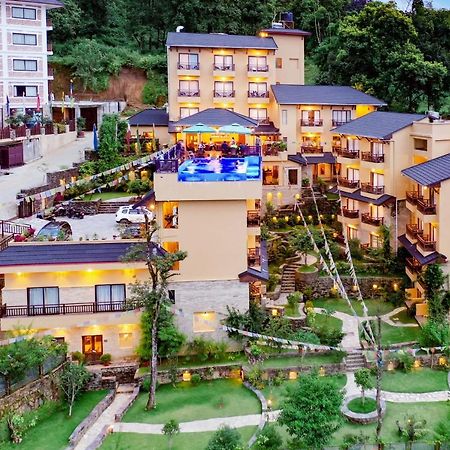 Bar Peepal Resort Pokhara Kültér fotó The Glades Resort and Villas