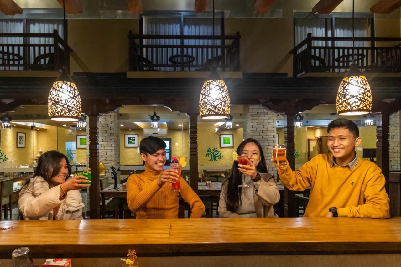 Bar Peepal Resort Pokhara Kültér fotó A restaurant in Vietnam