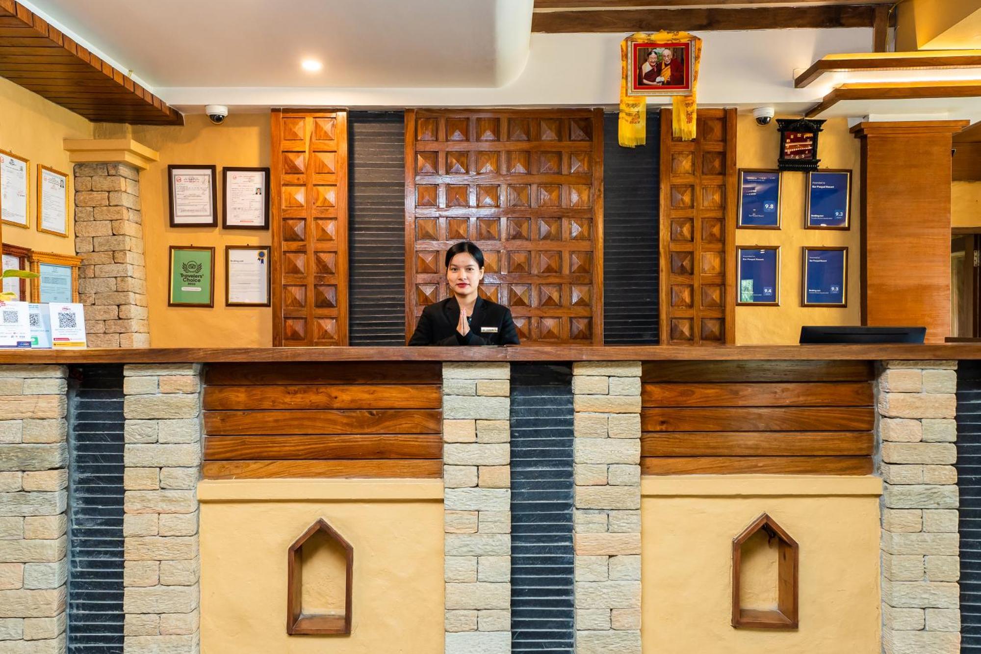 Bar Peepal Resort Pokhara Kültér fotó Reception at the hotel